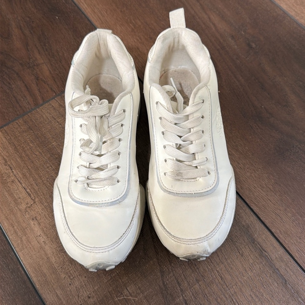 Vince Camuto white sneakers girls size 3